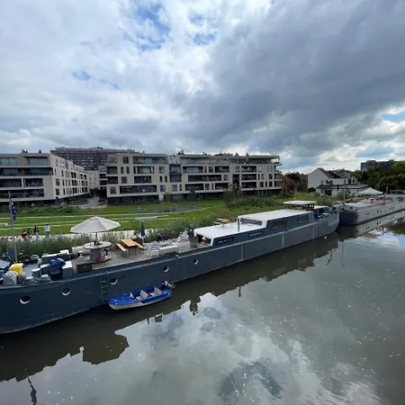 Boat & Breakfast Bellevue Botel *