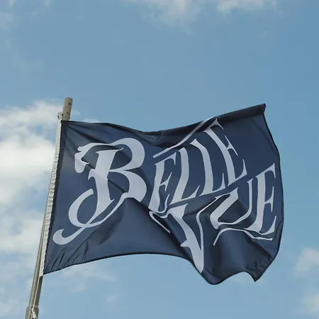 Boat & Breakfast Bellevue