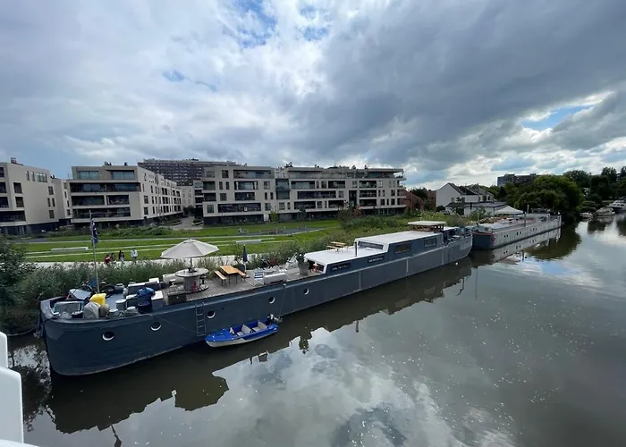 Boat & Breakfast Bellevue Botel *