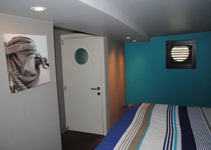 Botel Boat & Breakfast Bellevue Gante